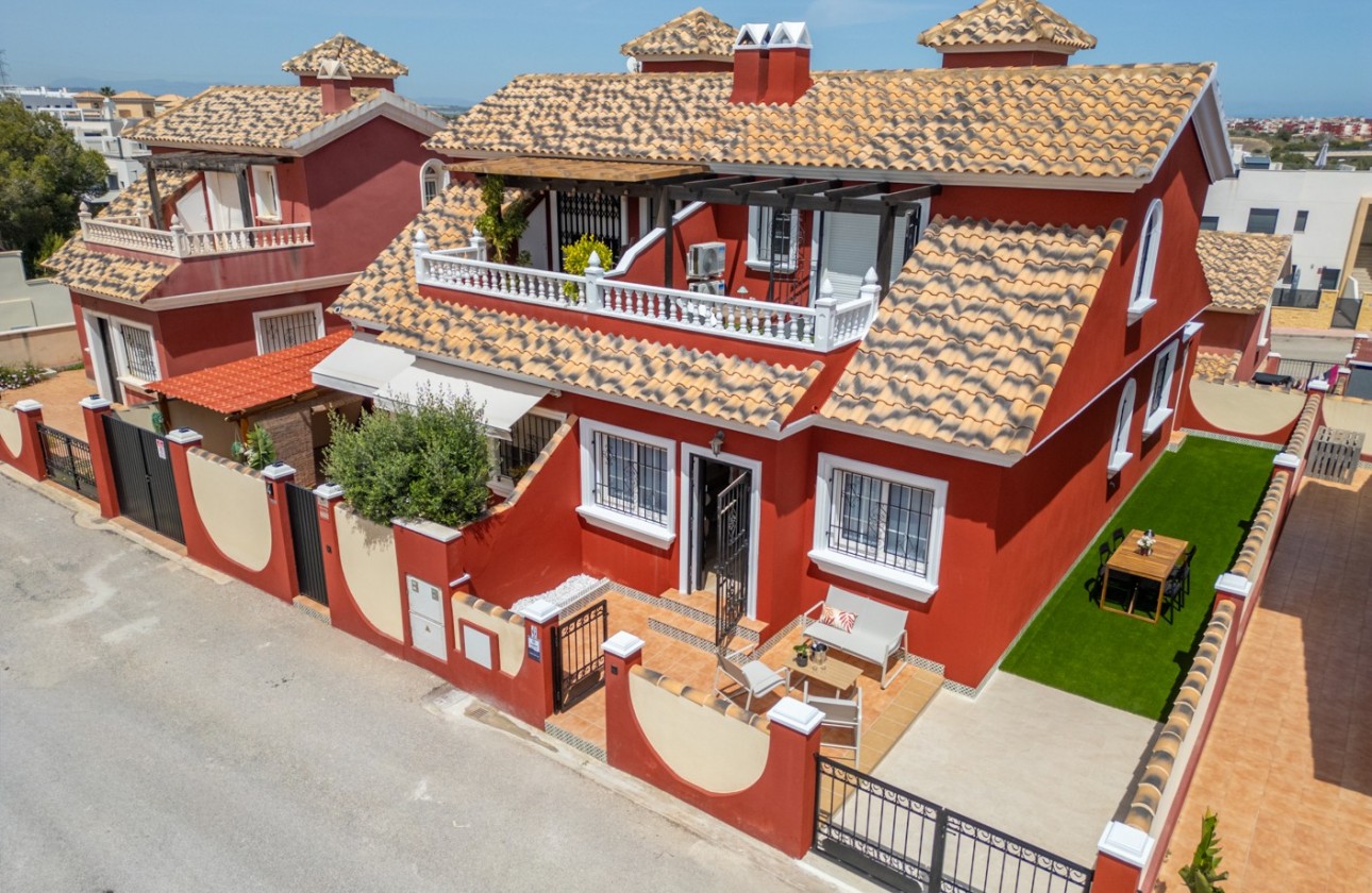 Videresalg - Detached Villa - Orihuela Costa - Villamartín