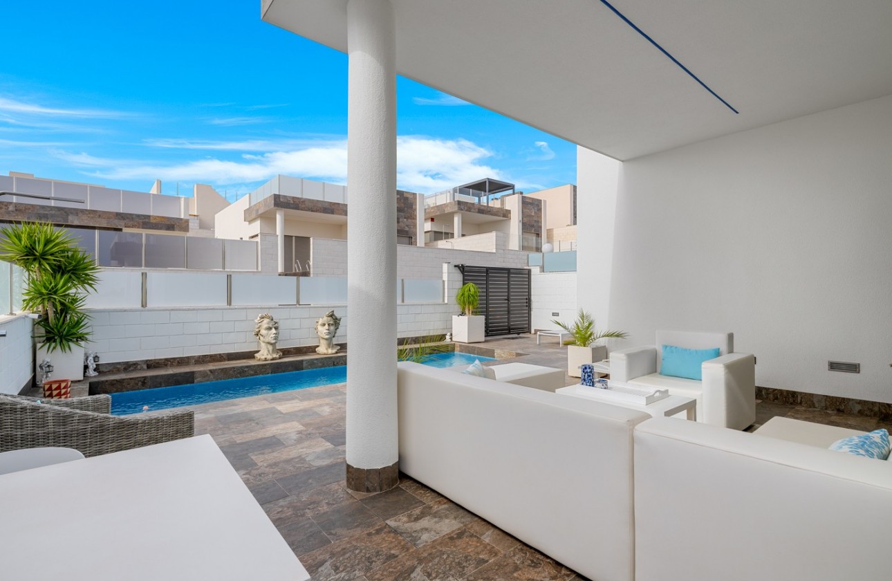 Videresalg - Detached Villa - Orihuela Costa - Villamartín