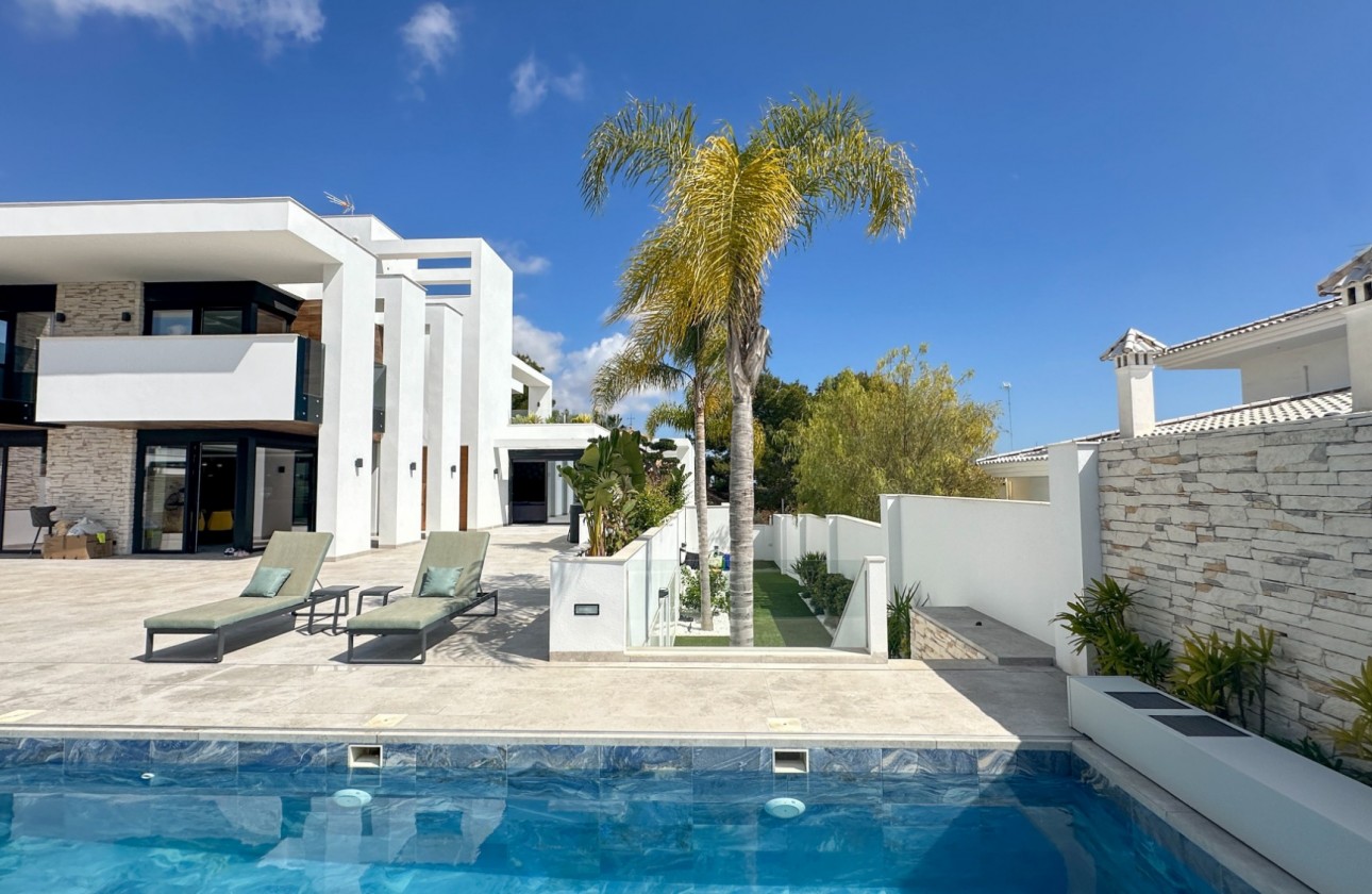 Videresalg - Detached Villa - Orihuela Costa - Villamartín