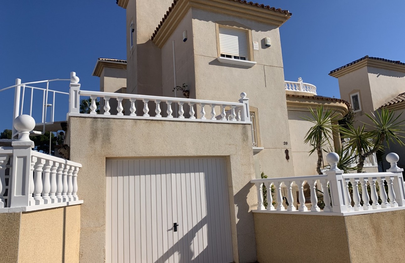 Videresalg - Detached Villa - Orihuela Costa - Villamartín