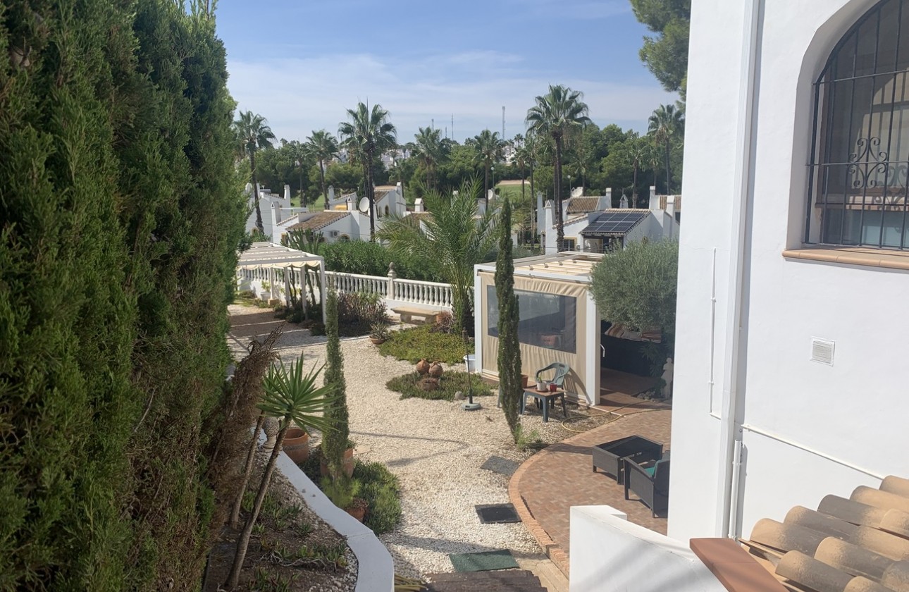 Videresalg - Detached Villa - Orihuela Costa - Villamartín