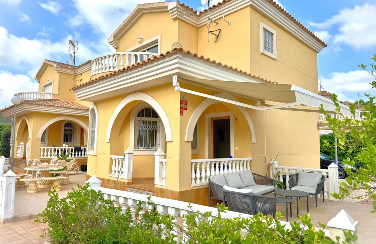 Videresalg - Detached Villa - Orihuela Costa - Villamartín