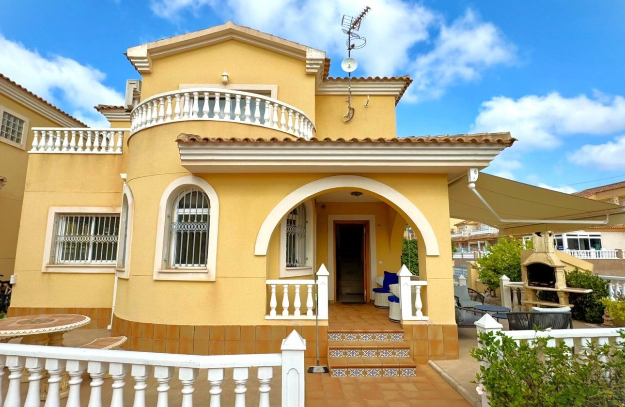 Videresalg - Detached Villa - Orihuela Costa - Villamartín