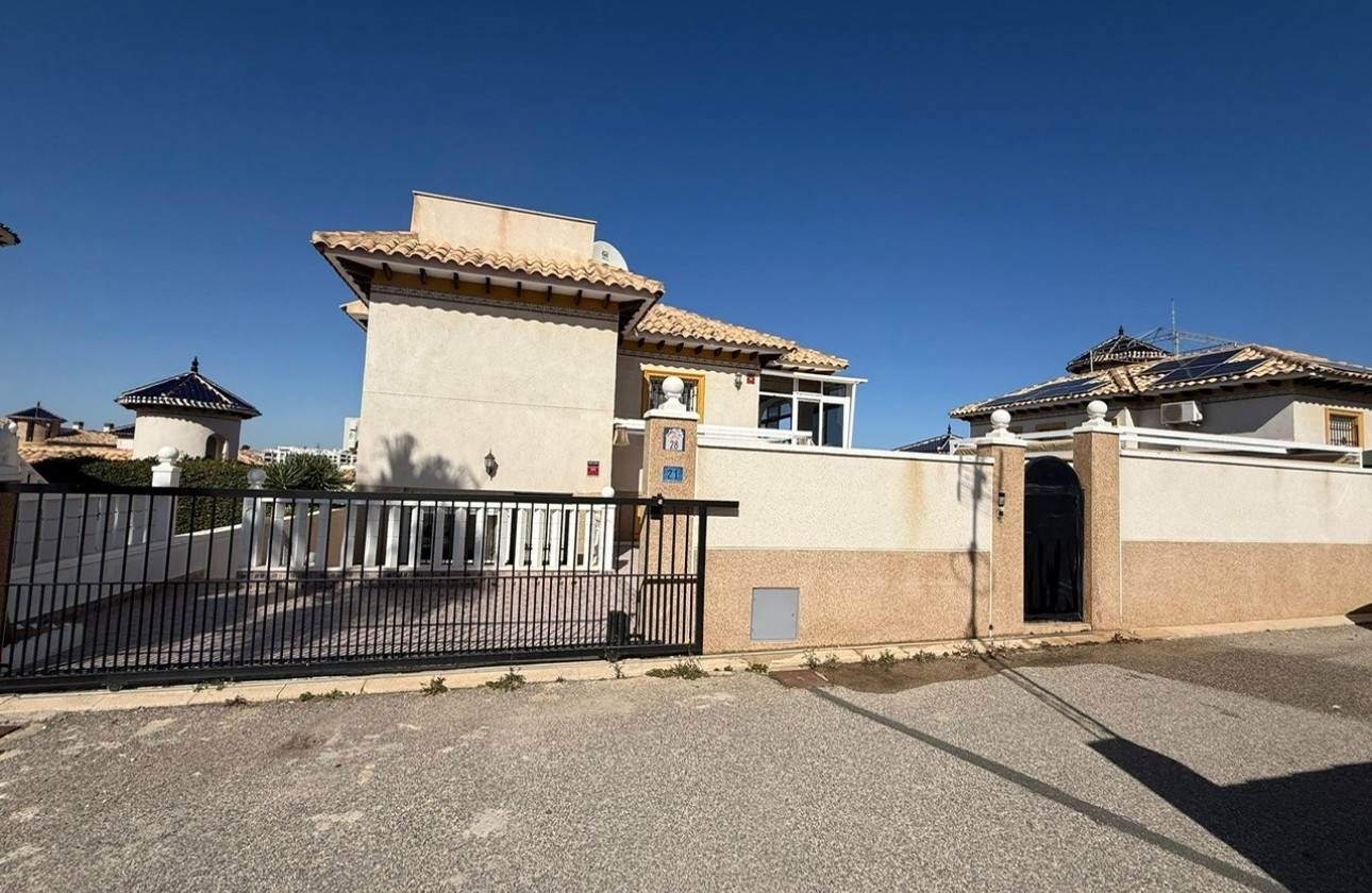 Videresalg - Detached Villa - Orihuela Costa - Villamartín