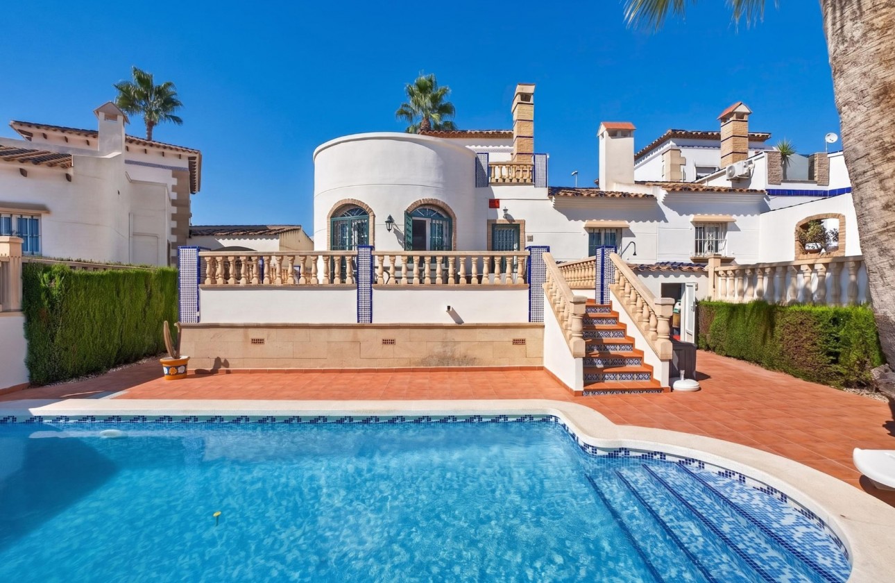Videresalg - Detached Villa - Orihuela Costa - Villamartín