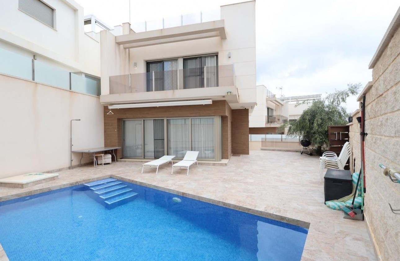 Videresalg - Detached Villa - Orihuela Costa - Villamartín