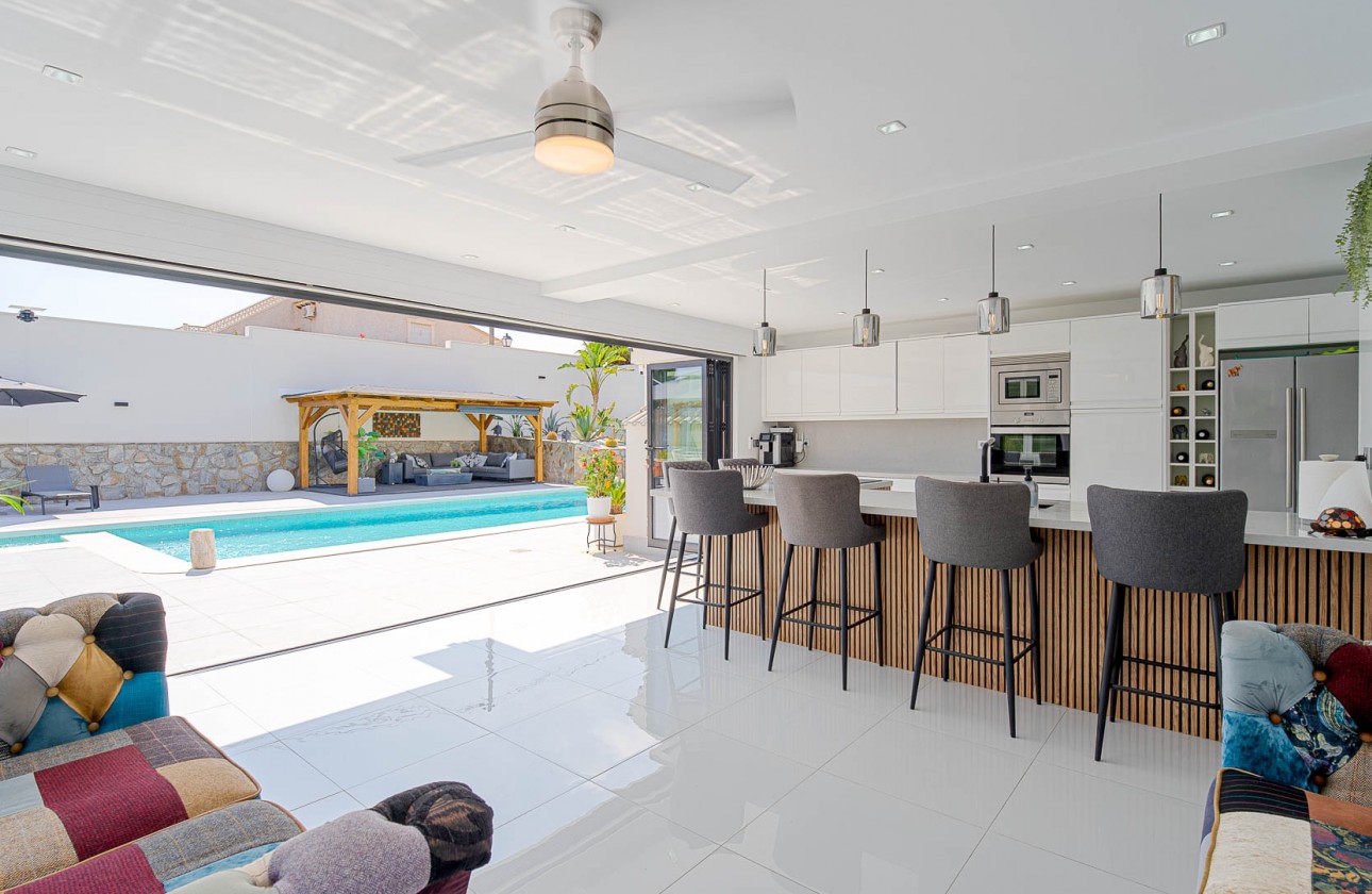 Videresalg - Detached Villa - Orihuela Costa - Villamartín