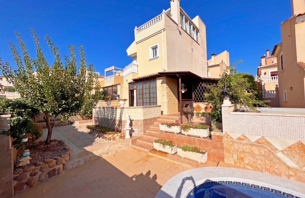 Videresalg - Detached Villa - Orihuela Costa - Villamartín