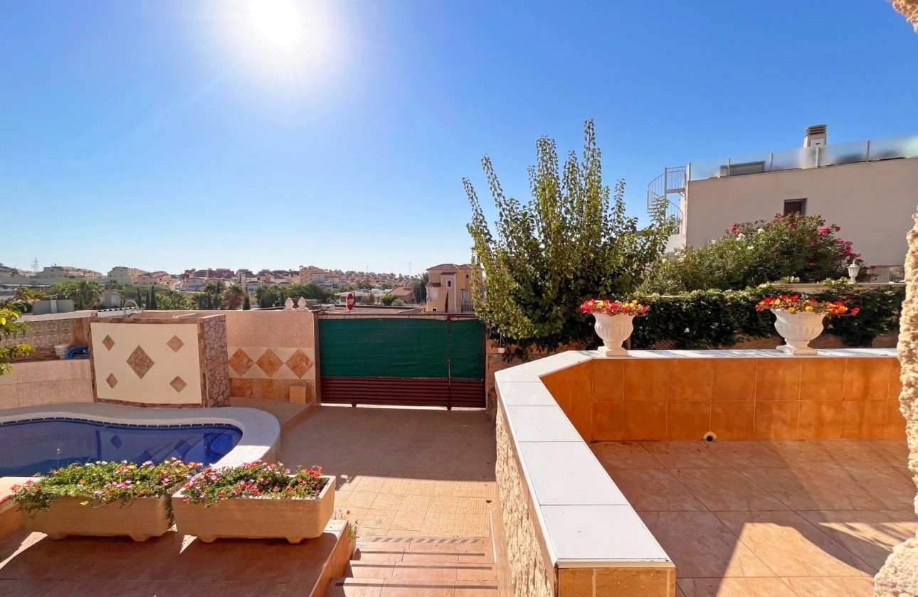 Videresalg - Detached Villa - Orihuela Costa - Villamartín