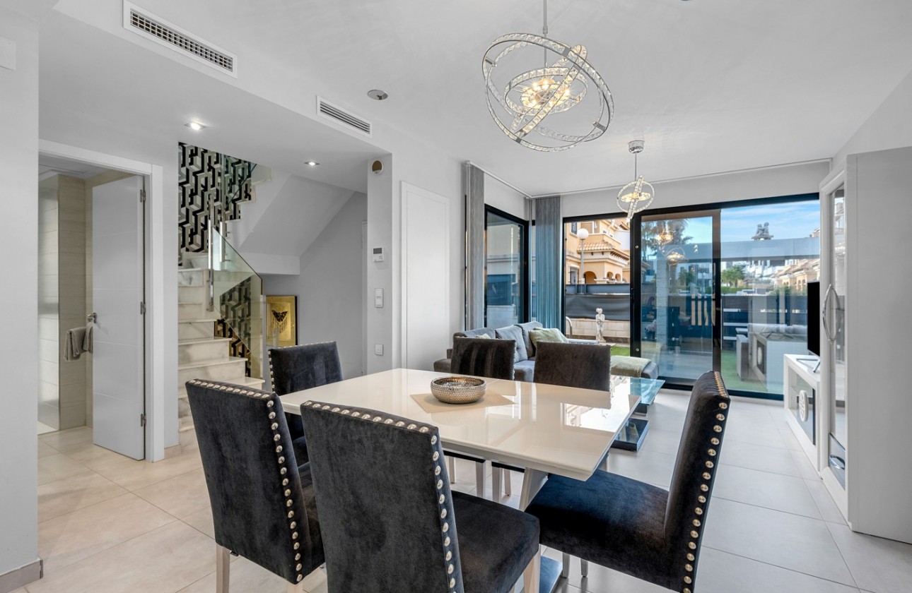 Videresalg - Detached Villa - Orihuela Costa