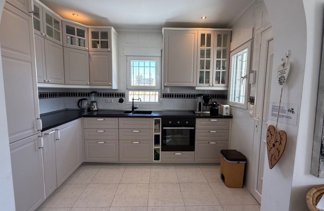 Videresalg - Detached Villa - Torrevieja - Costa Blanca Sur