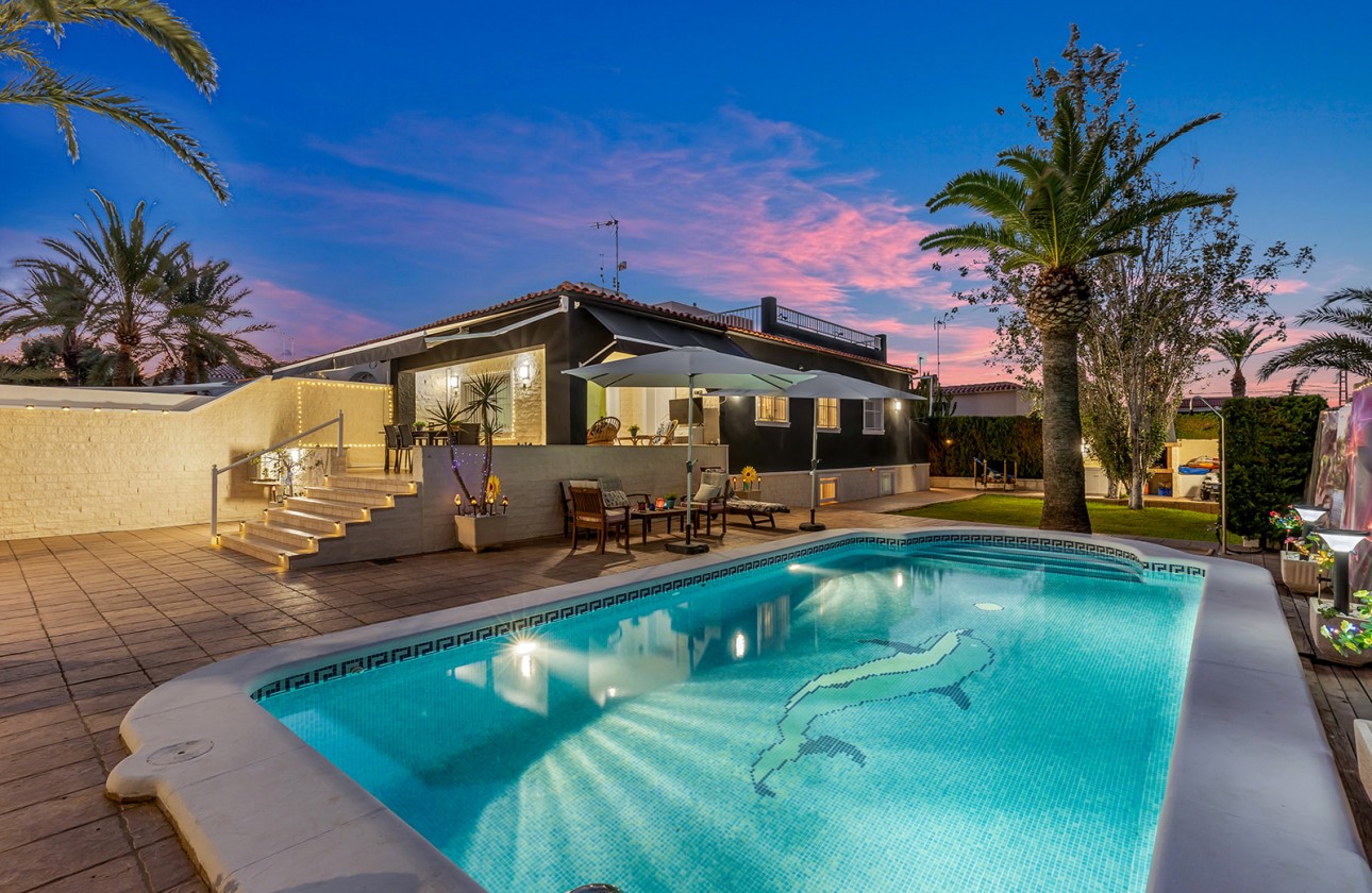 Videresalg - Detached Villa - Torrevieja - Punta Prima