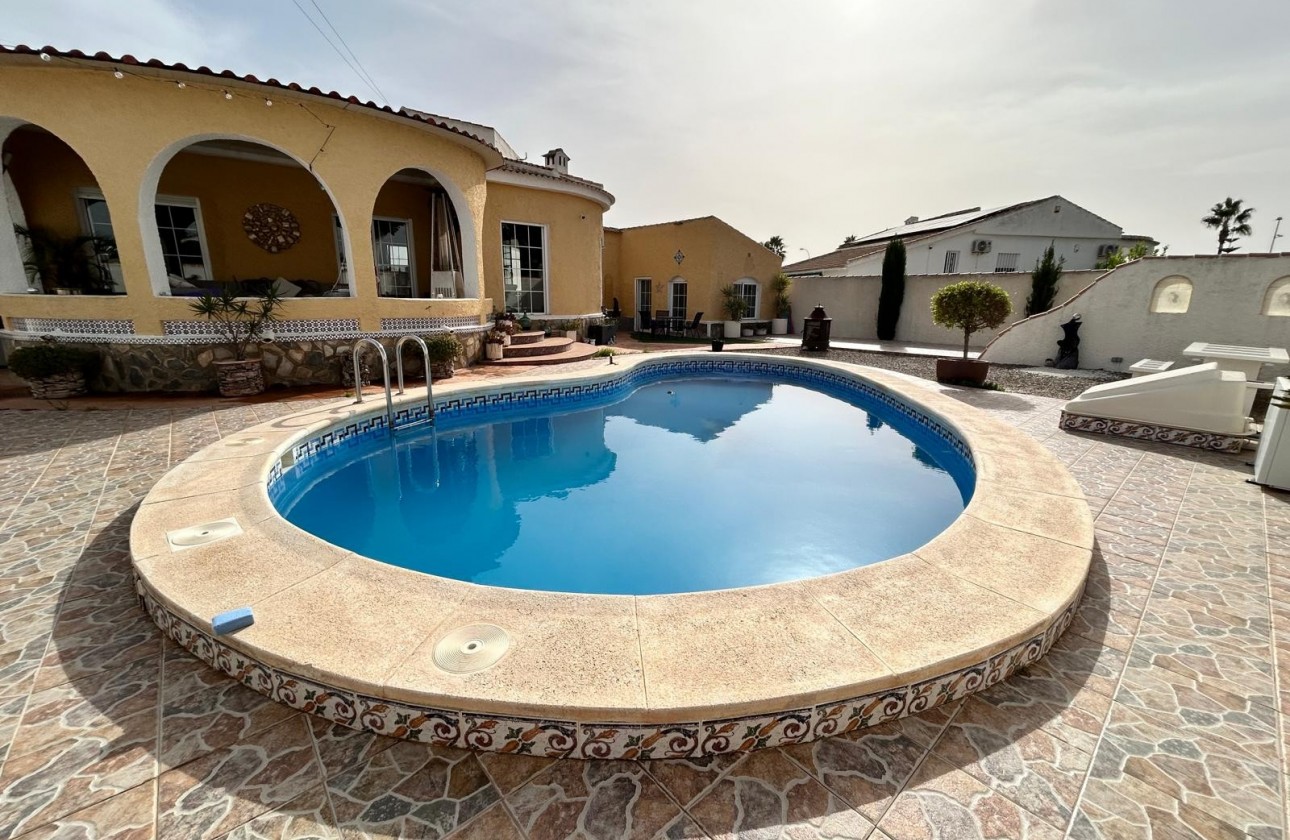 Videresalg - Detached Villa - Torrevieja - San Luis