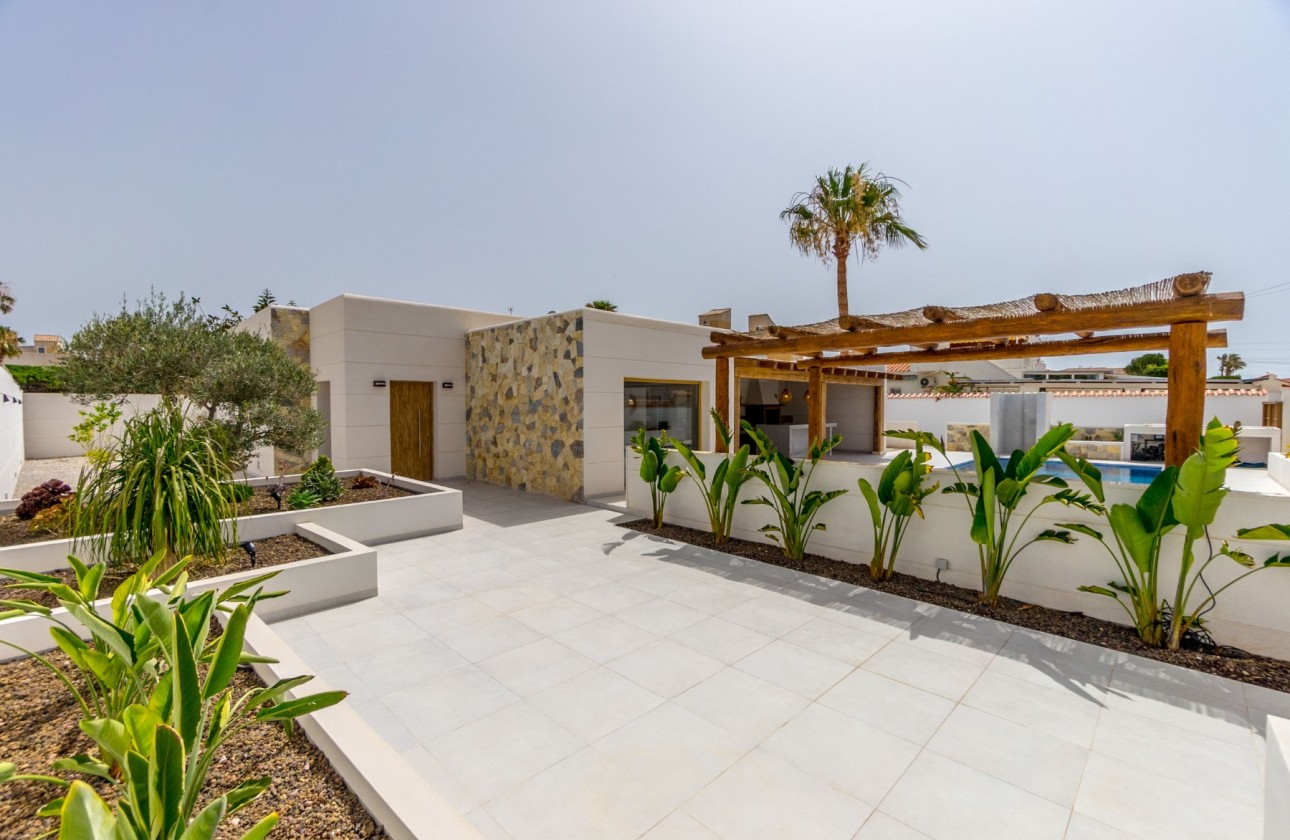 Videresalg - Detached Villa - Torrevieja - Torreta Florida