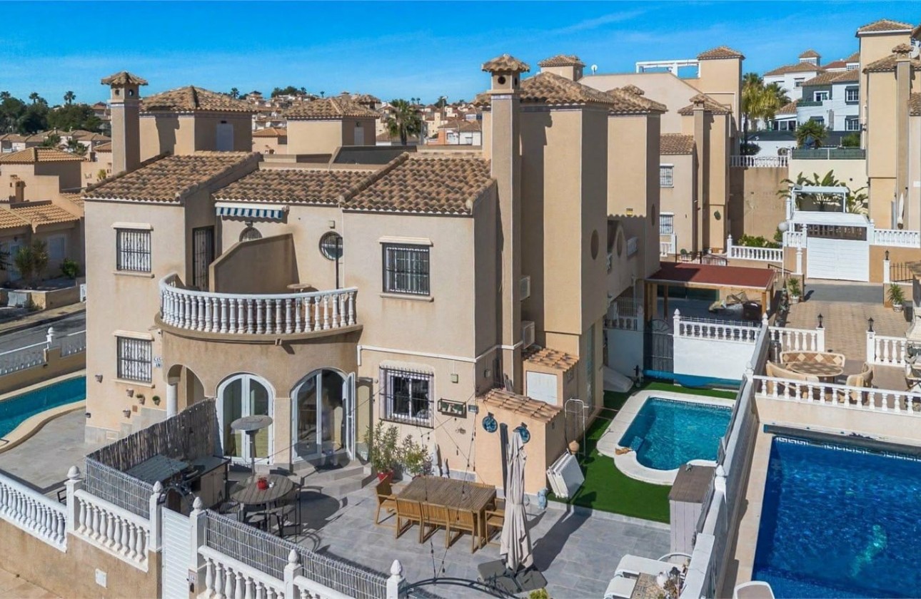 Videresalg - House - Orihuela Costa - Villamartín