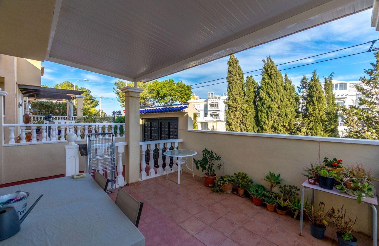 Videresalg - House - Orihuela Costa - Villamartín