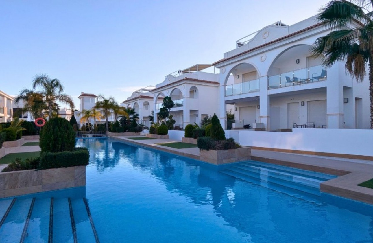 Videresalg - Semi Detached Villa - Ciudad Quesada