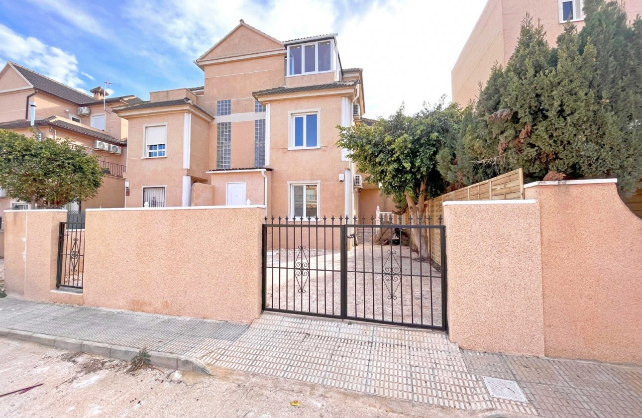 Videresalg - Semi Detached Villa - Orihuela Costa - La Zenia