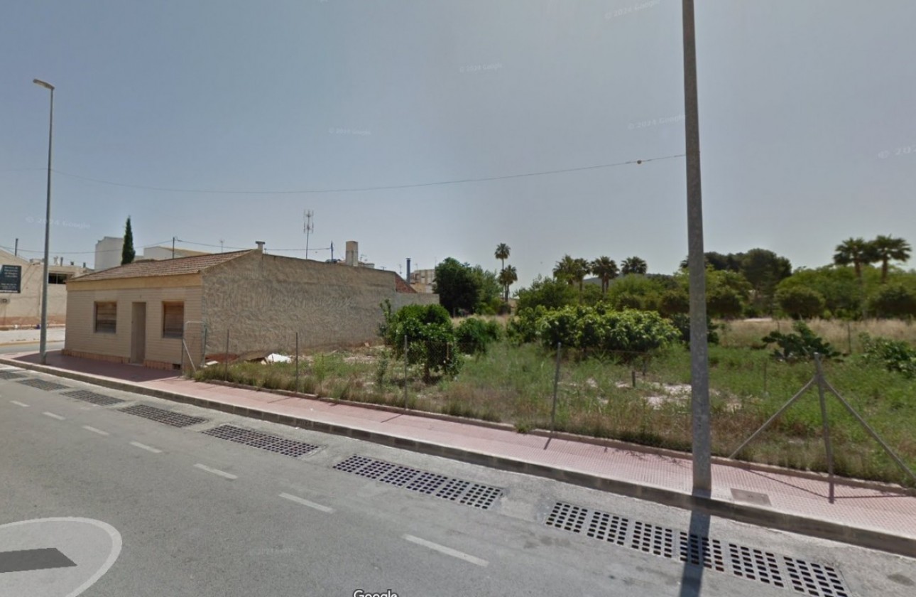 Videresalg - Tomt / Land - Daya Nueva