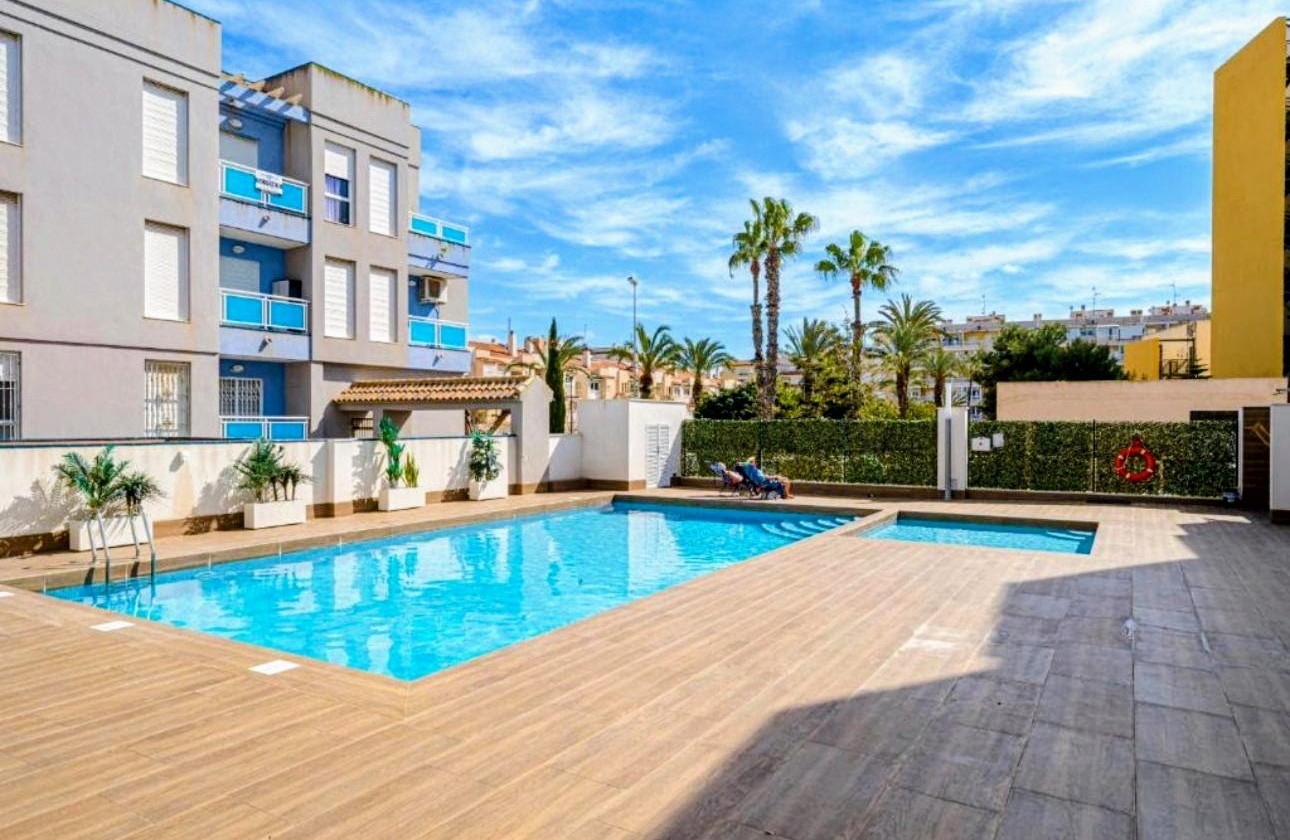 Wiederverkauf - Apartment - Torrevieja - Calle María Gil Vallejos