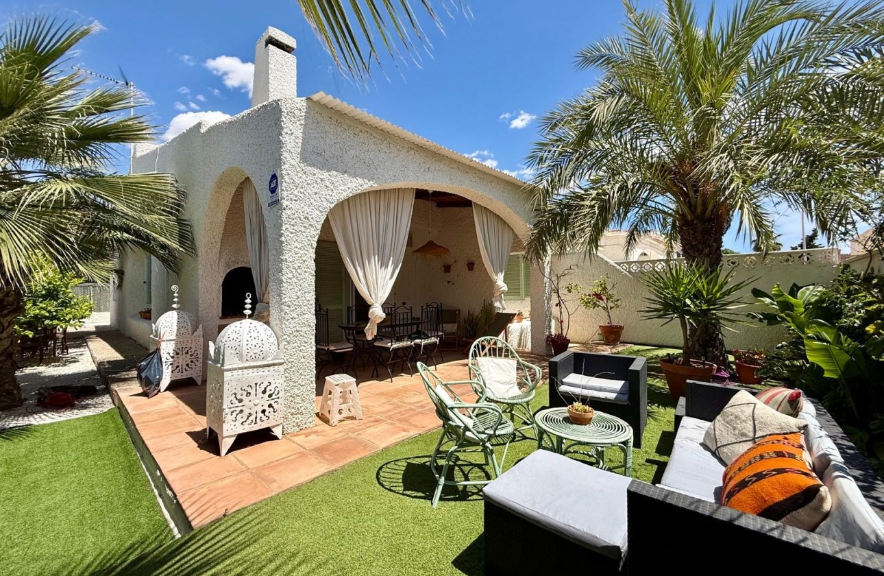 Wiederverkauf - Detached Villa - Orihuela Costa - Campoamor