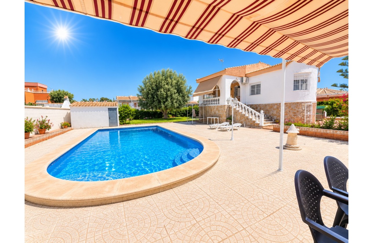 Wiederverkauf - Detached Villa - Torrevieja - La Siesta - El Salado -  Torreta