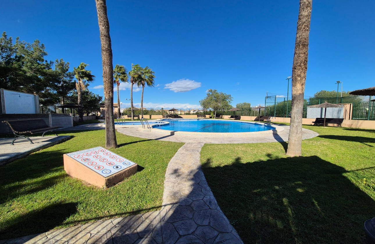 Wiederverkauf - Semi Detached Villa - Orihuela Costa - Los Altos