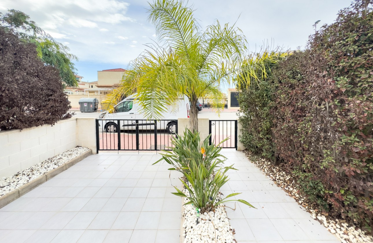 Wiederverkauf - Semi Detached Villa - Torrevieja - Nueva Torrevieja - Aguas Nuevas