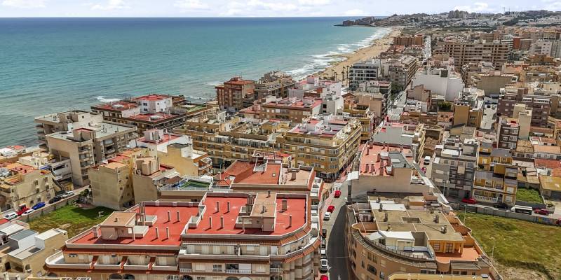 Instalaciones sanitarias y hospitales en la Costa Blanca para compradores