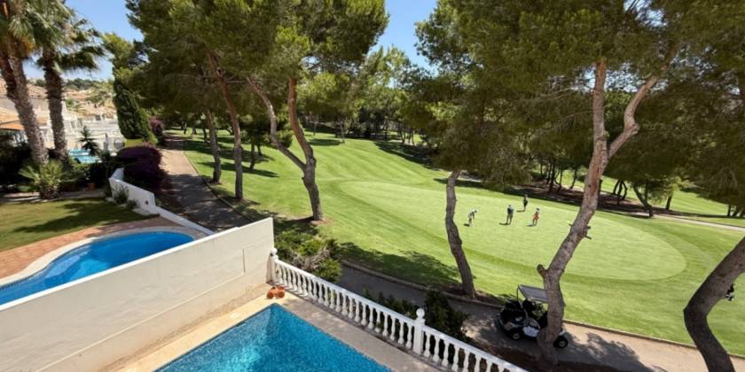 Å ordne strøm, vann, internett og lokale tjenester for en utflytterfamilie som flytter til Sør-Costa Blanca i 2026