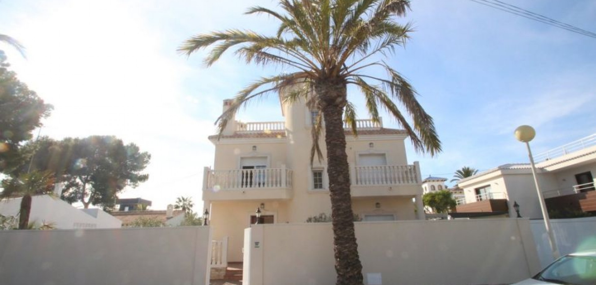 House in La Zenia - view 1