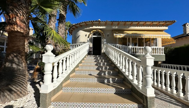 Wiederverkauf - Detached Villa - Orihuela Costa - Benferri