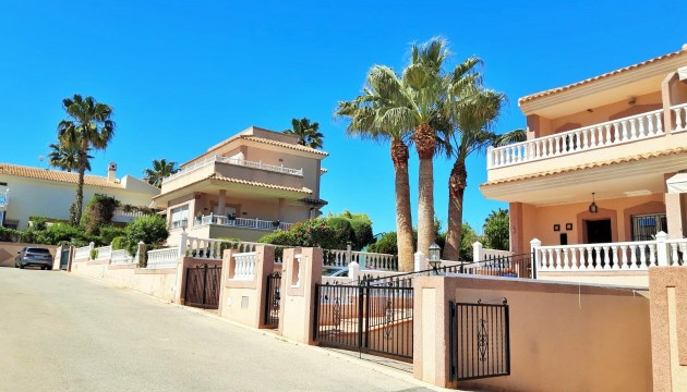 Begagnad - Fristående Villa - Torrevieja - Los Balcones - Los Altos del Edén