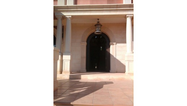 Herverkoop - Detached Villa - Elche