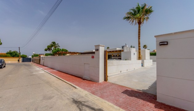 Перепродажа - отдельная вилла - Torrevieja - Torreta Florida