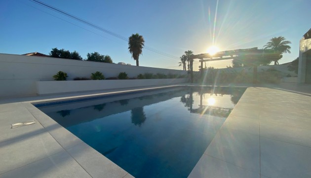 Herverkoop - Detached Villa - Torrevieja - Torreta Florida