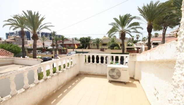 Resale - Semi Detached Villa - Orihuela Costa - Punta Prima