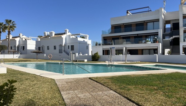 Перепродажа - Квартира - Orihuela Costa - Villamartín