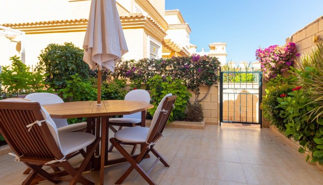 Перепродажа - Таунхаус - Torrevieja - Punta Prima