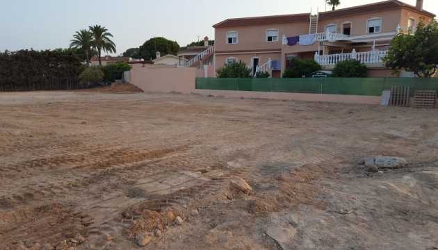 Перепродажа - Участок / Земельный участок - Torrevieja - Los Balcones - Los Altos del Edén