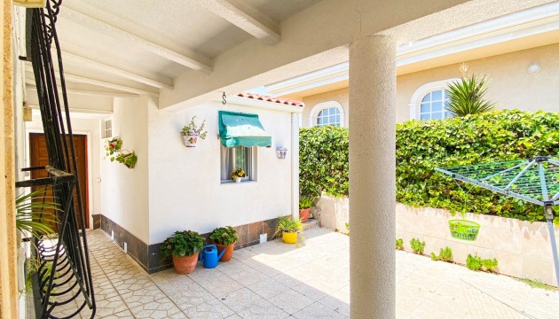 Wiederverkauf - Detached Villa - Torrevieja