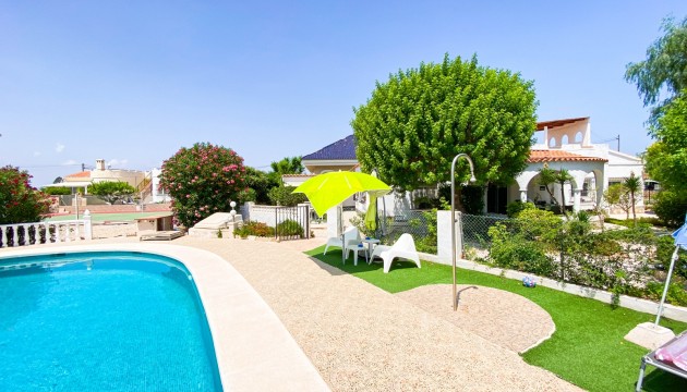 Wiederverkauf - Detached Villa - Torrevieja