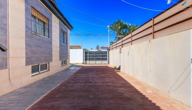 Перепродажа - отдельная вилла - Torrevieja - Los Balcones - Los Altos del Edén