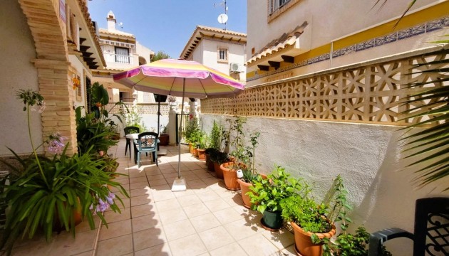 Resale - Semi Detached Villa - Torrevieja - Las calas