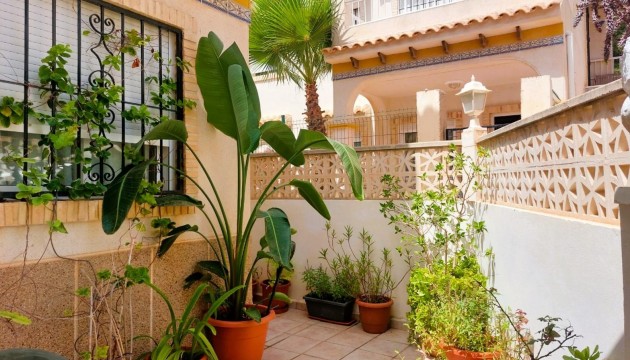 Resale - Semi Detached Villa - Torrevieja - Las calas