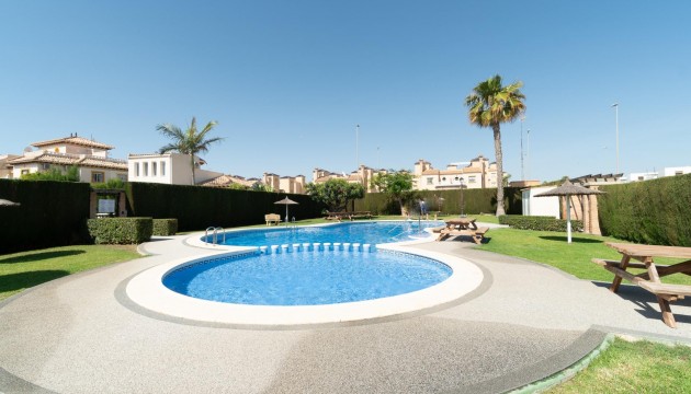 Resale - Bungalow - Orihuela Costa - Lomas de Cabo Roig