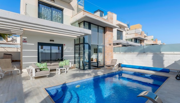 Herverkoop - Detached Villa - Orihuela Costa - Lomas de Cabo Roig