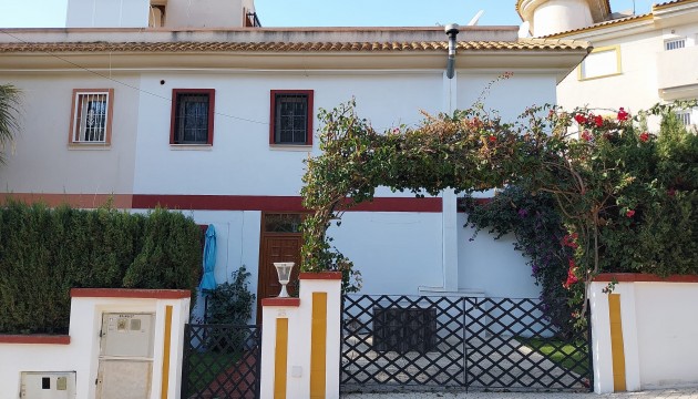 Herverkoop - Semi Detached Villa - Orihuela Costa - Villamartín