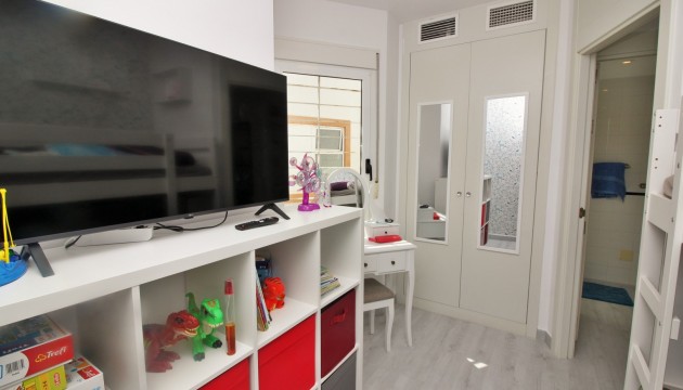 Resale - Apartment - Orihuela Costa - Playa Flamenca