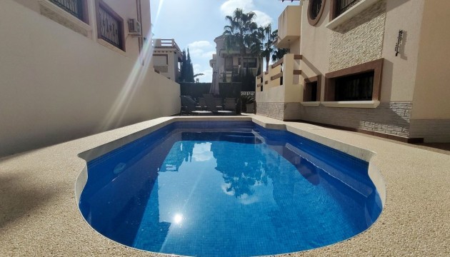 Herverkoop - Detached Villa - Orihuela Costa - Villamartín